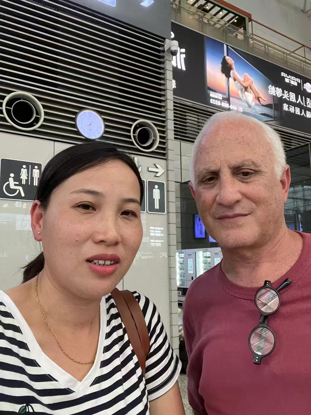 Israel distributor furniture and hardware supply partnership